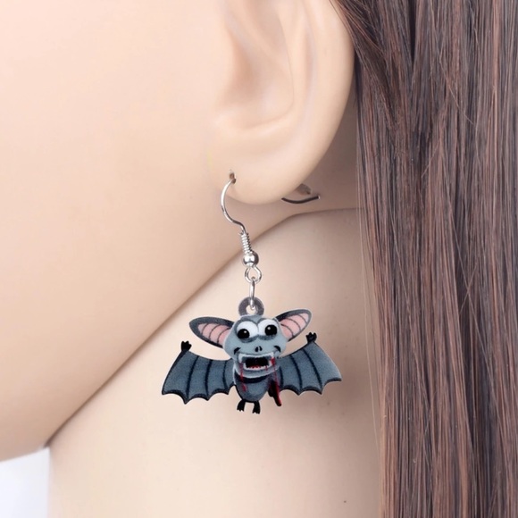 Bat Acrylic Earrings - Picture 1 of 4